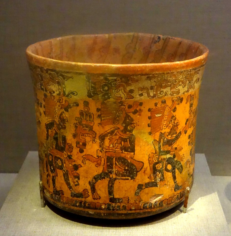 Cylinder vase, Honduras, possibly Copan, Maya, 700-900 AD, earthenware and pigment - De Young Museum - DSC00667