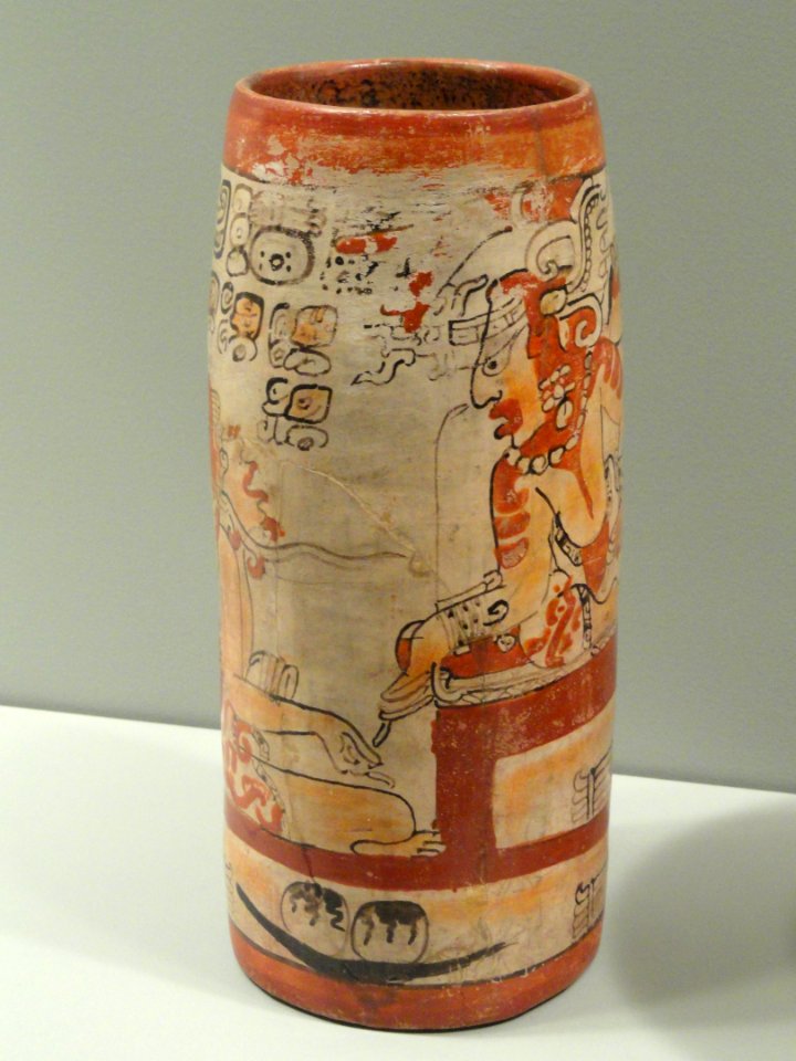 Cylinder Vase with palace scene, 650-750 AD, Maya culture, Guatemala or Mexico, earthenware with polychrome slip - Gardiner Museum, Toronto - DSC01174