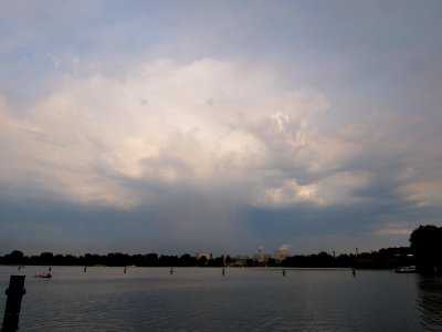 Cumulonimbus behind Spandauer See from west 2019-06-03 03