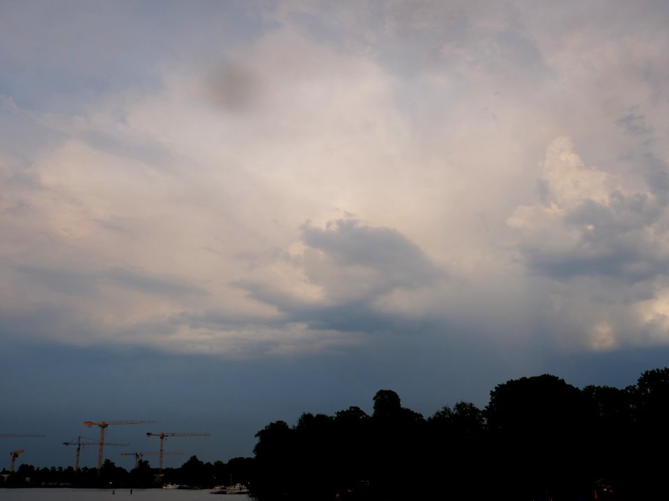 Cumulonimbus behind Havel from west 2019-06-03 02
