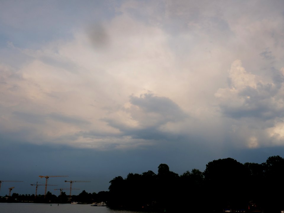 Cumulonimbus behind Havel from west 2019-06-03 01