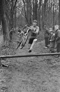 Cycle-cross Katerkoers in sportpark Duinhorst te Wassenaar, Manus Brinkman, Bestanddeelnr 917-2946