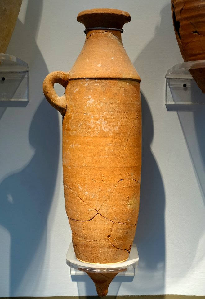 Cylindrical amphora, 6th-4th century BC, 1995.10.90 - Cesnola Collection, Harvard Semitic Museum - Cambridge, MA - DSC06263