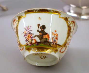 Cup, Meissen Porcelain Manufactory, early 1700s, hard-paste porcelain, polychrome enamel, gilding - Busch-Reisinger Museum, Harvard University - DSC01336