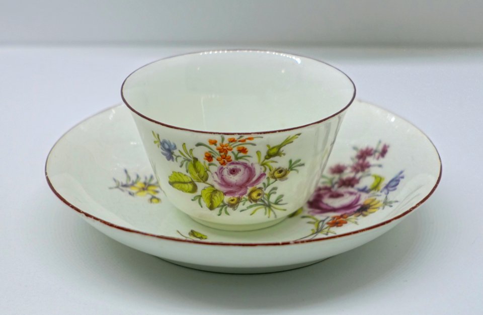 Cup and saucer, unidentified - Montreal Museum of Fine Arts - Montreal, Canada - DSC09206
