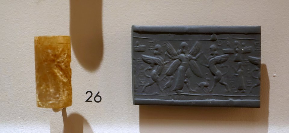 Cylinder seal with mythic combat scene, Neo-Assyrian Period, c. 9th-7th century BC - Harvard Semitic Museum - Cambridge, MA - DSC06189