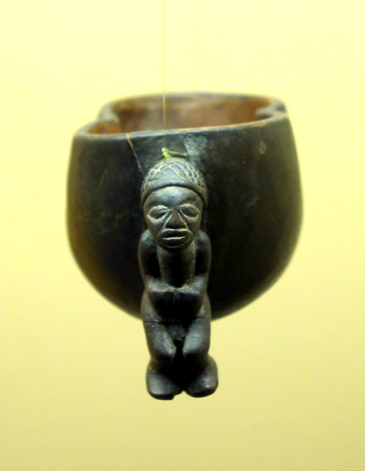 Cup with two figures - Chokwe - Royal Museum for Central Africa - DSC05859