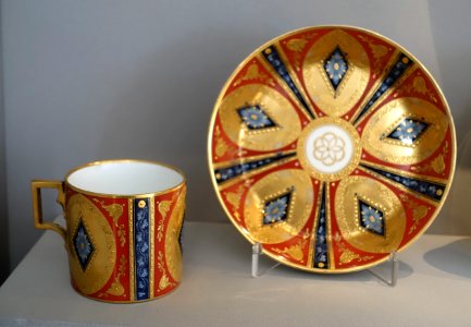 Cup with saucer, Porzellanmanufaktur Wien, c. 1800, porcelain - Germanisches Nationalmuseum - Nuremberg, Germany - DSC03444
