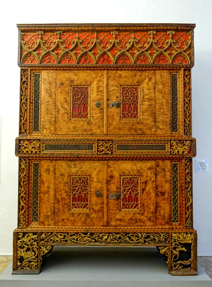 Cupboad, Tyrol, late 1400s, softwood, Swiss stone pine, rosewood, maple, limewood - Germanisches Nationalmuseum - Nuremberg, Germany - DSC03632