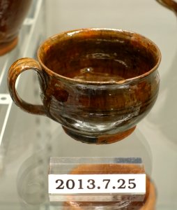 Cup or porringer, Massachusetts, 1800-1830, lead-glazed redware, item HD 2013.7.25 - Flynt Center of Early New England Life - Deerfield, Massachusetts - DSC04074