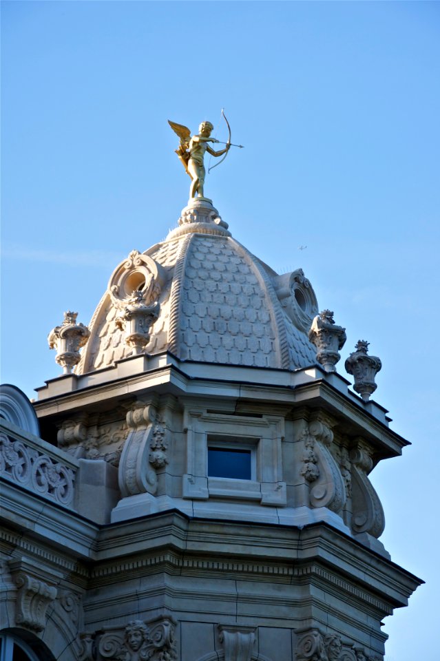 Cupidon champs elysées