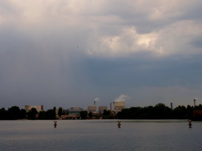 Cumulonimbus behind Spandauer See from west 2019-06-03 04