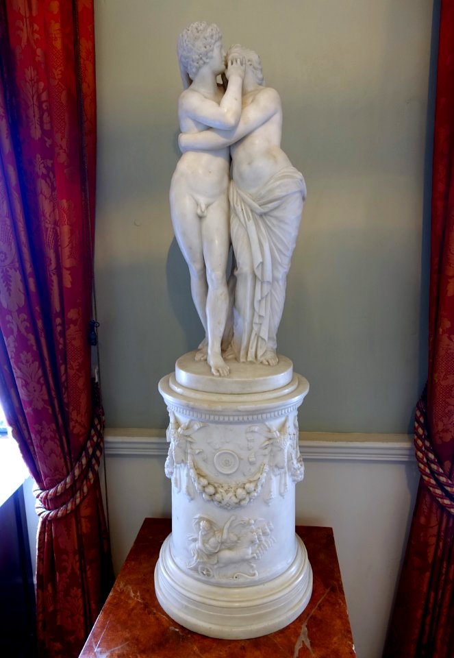 Cupid and Psyche Embracing, French school, 1770-1799, marble - Shugborough Hall - Staffordshire, England - DSC00284