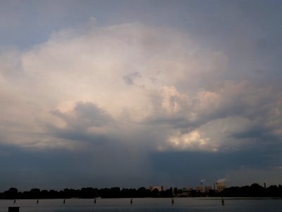 Cumulonimbus behind Spandauer See from west 2019-06-03 09