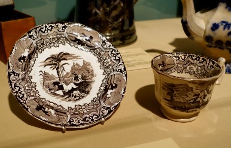 Cup and saucer, Liverpool, England, 1850, ceramic - Château Ramezay - Montreal, Canada - DSC07588
