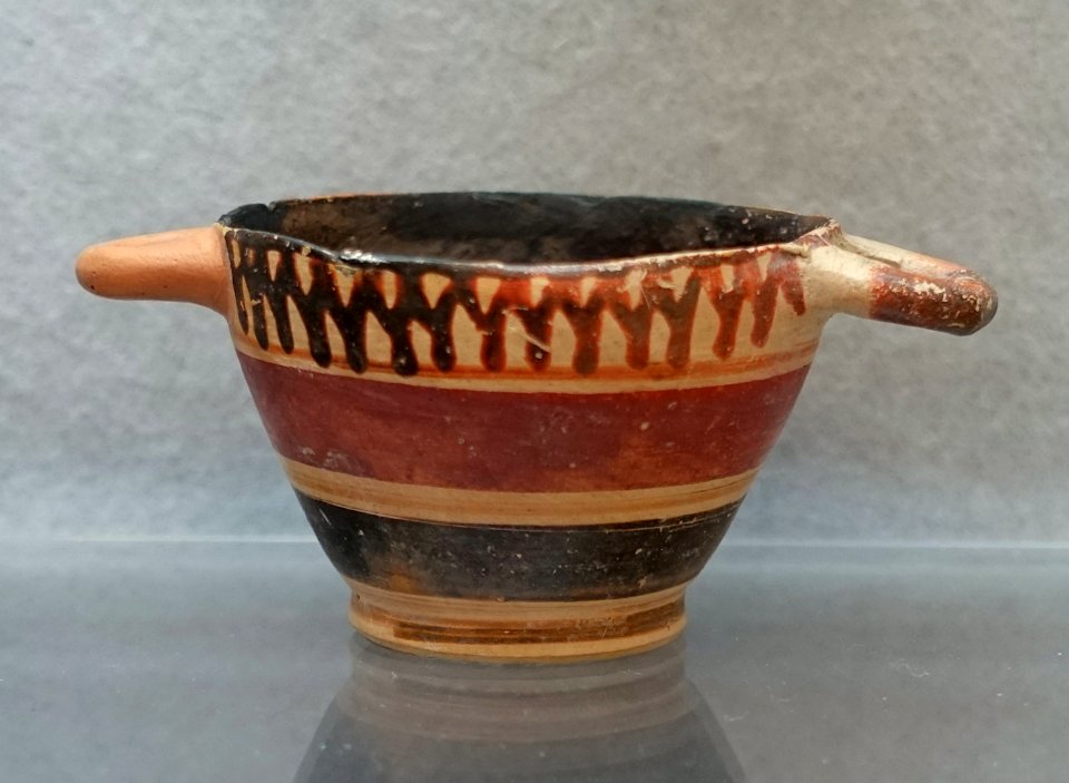 Cup, Late Corinthian period, 550-500 BC, H 4910 - Martin von Wagner Museum - Würzburg, Germany - DSC05697