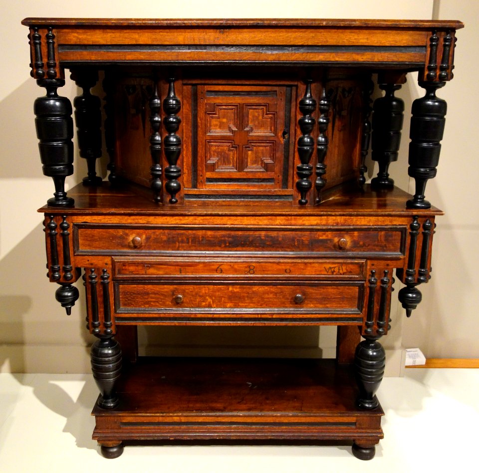 Cupboard, possibly by Emery Shop, probably Newbury, Massachusetts, c. 1680, oak with maple, black walnut, sycamore, poplar, view 2 - Winterthur Museum - DSC01473