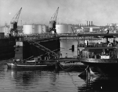 Curacao. Dutch West Indies. Drydock for incoming tankers Curaçao. West-Indië. D, Bestanddeelnr 935-1483