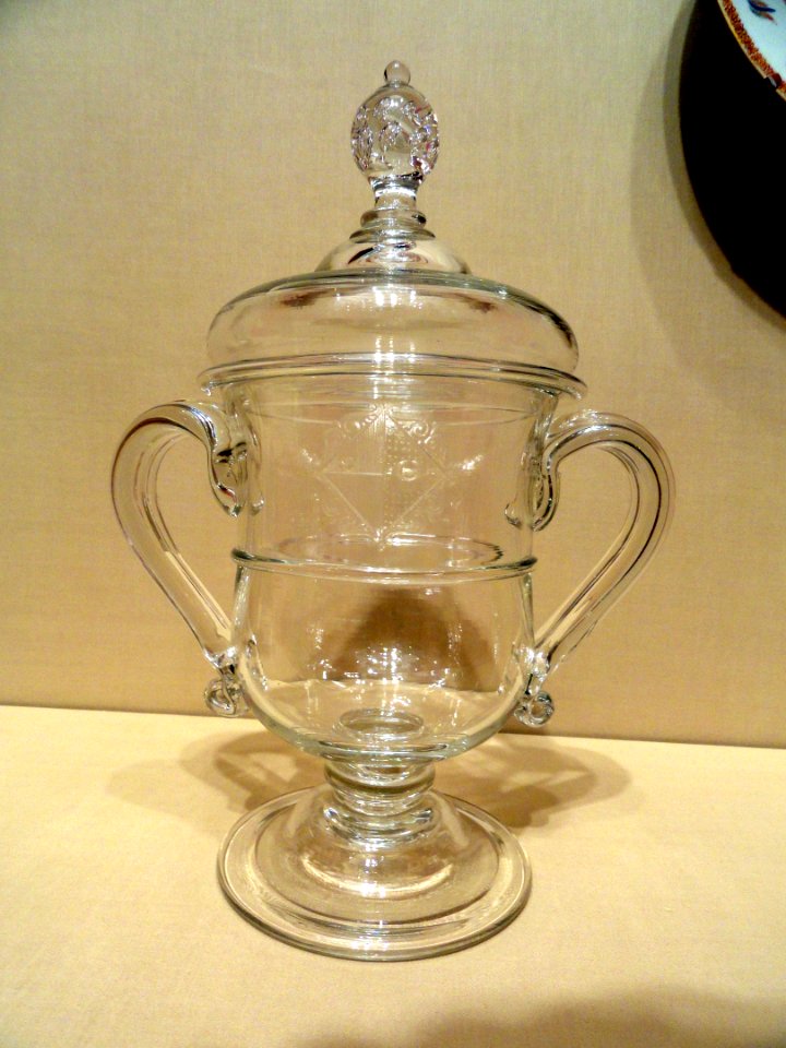 Cup and Cover, lead glass, England, c. 1720 - Nelson-Atkins Museum of Art - DSC08872