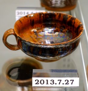 Cup or porringer, Massachusetts, 1800-1830, lead-glazed redware, manganese, item HD 2013.7.27 - Flynt Center of Early New England Life - Deerfield, Massachusetts - DSC04080