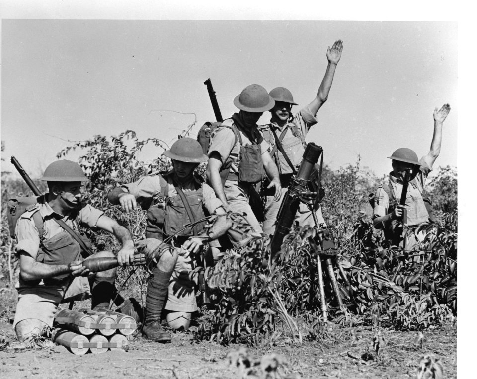 Curaçao. King's Shropshire Light Infantry (Trench Morter Squads) bij oefeningen , Bestanddeelnr 935-1200