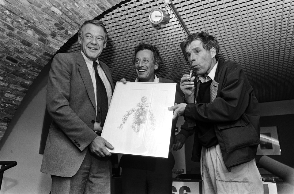D'66 verloot kunst voor geld verkiezingscampagne Van Mierlo, Edo Spier (campagne, Bestanddeelnr 933-4510