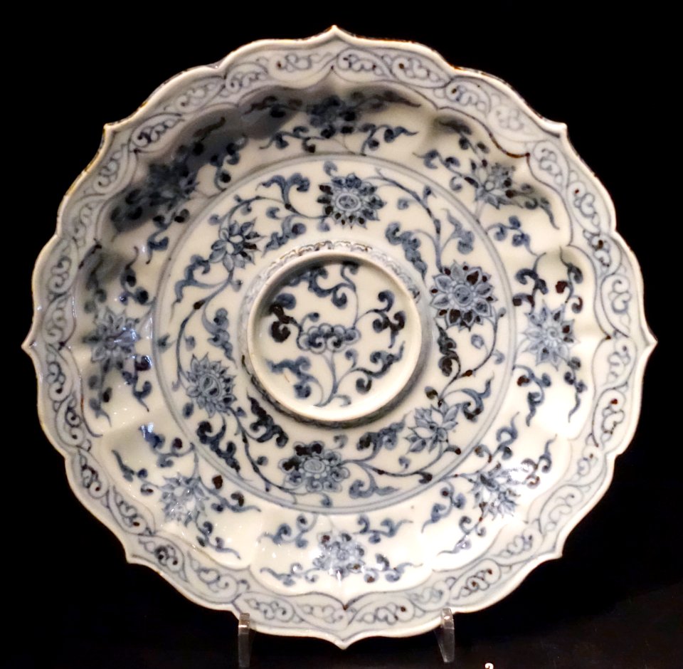 Cup stand, China, Ming dynasty, Hongwu (1368-1398 AD), porcelain with underglaze blue - Östasiatiska museet, Stockholm - DSC09447