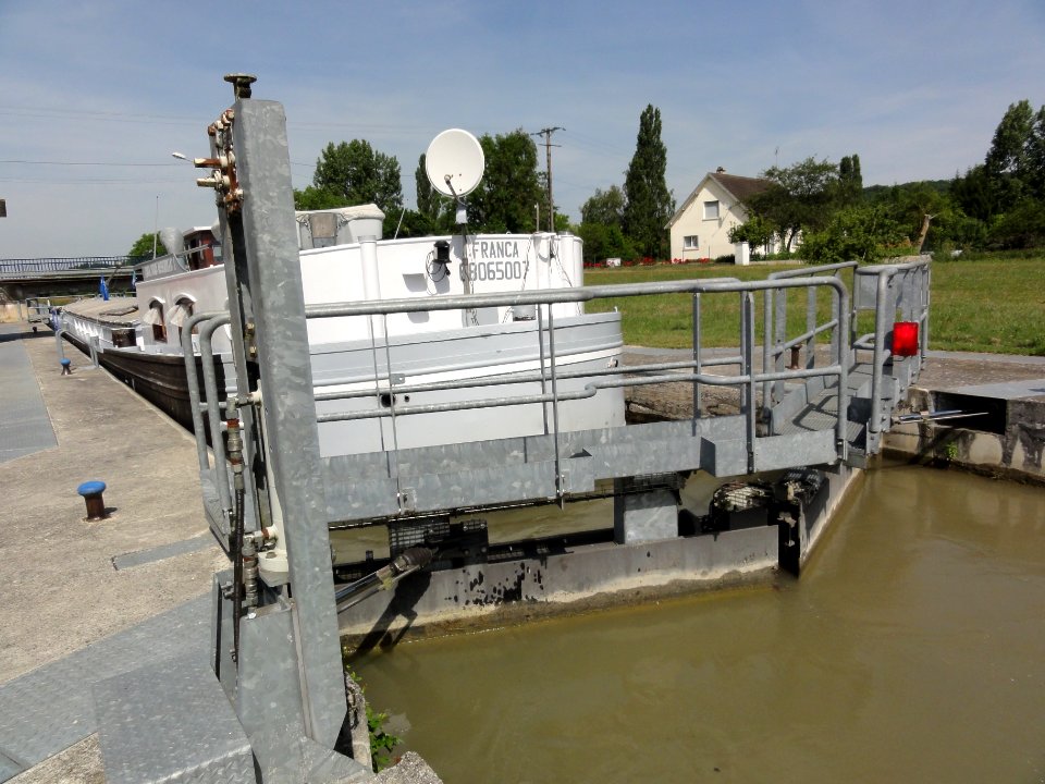 Cys-la-Commune (Aisne) Canal latéral à l'Aisne, écluse nr 5 (03)