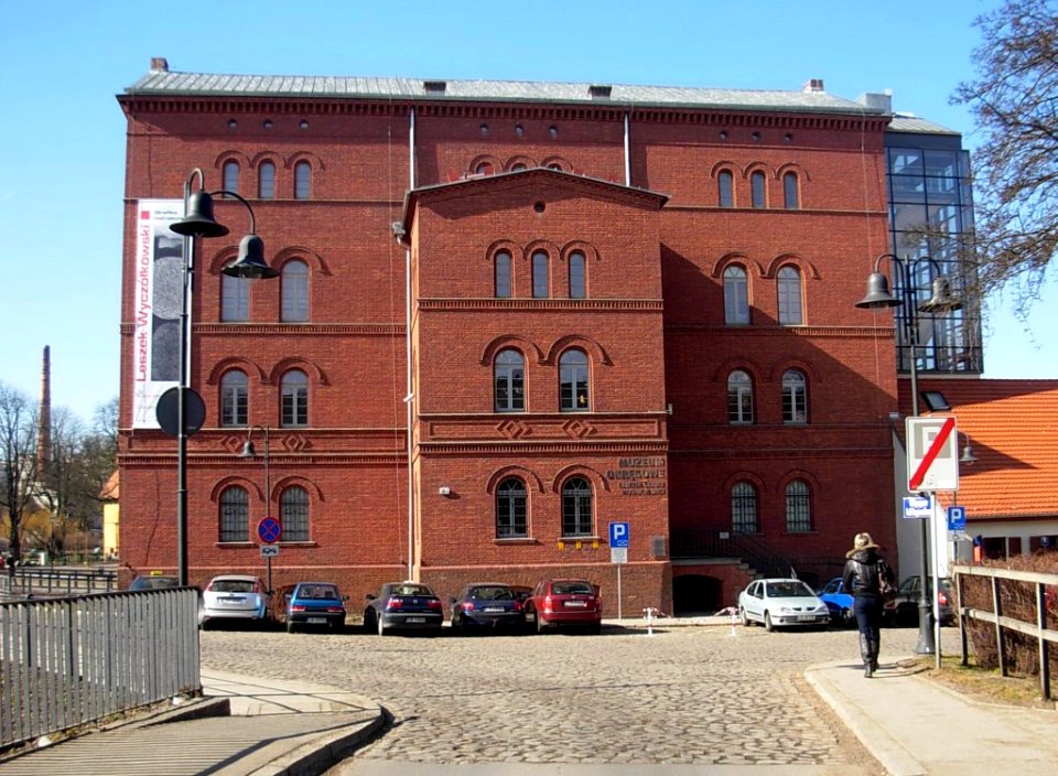 Czerwony Spichrz 03 2011