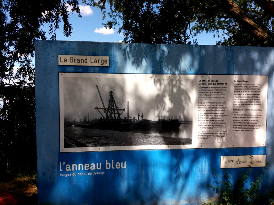 Décines-Charpieu - Chemin de Contre-Halage - Anneau Bleu - Panneau sur l'histoire du canal de Jonage et du Grand Large