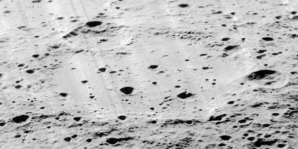D'Alembert crater 5053 med