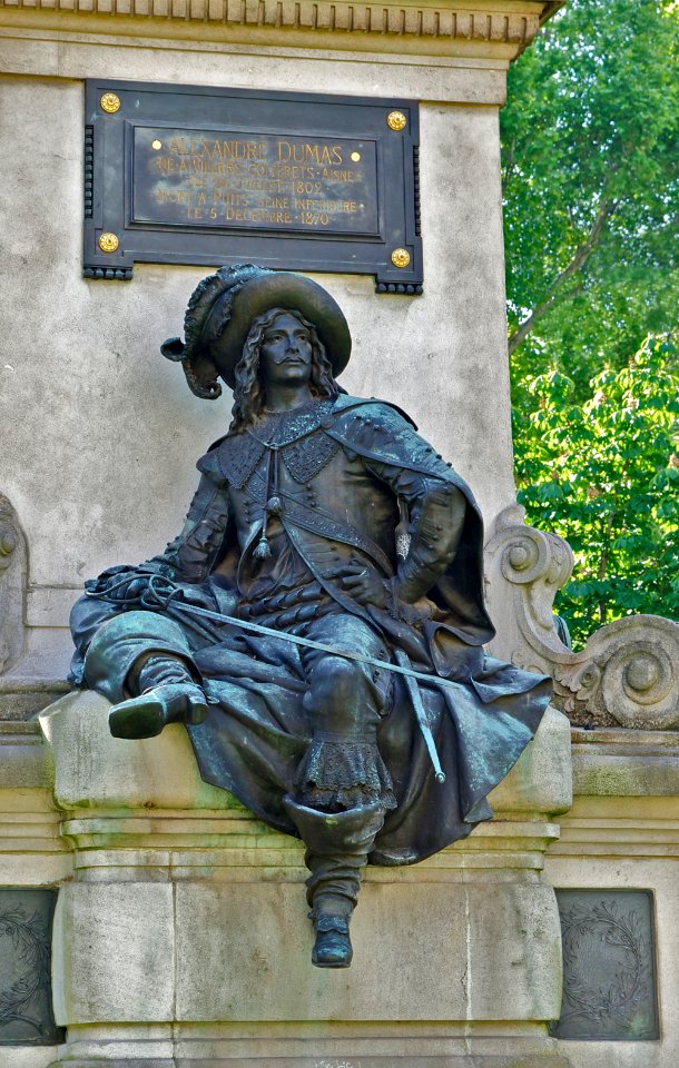 D'Artagnan statue Dumas Gustave Doré