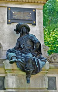 D'Artagnan statue Dumas Gustave Doré