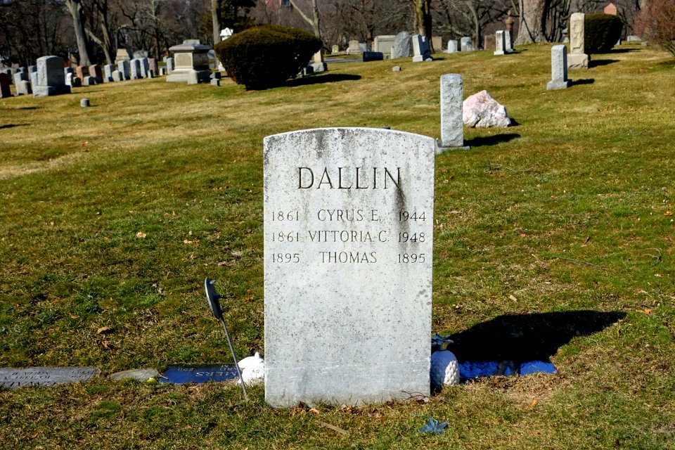 Cyrus E. Dallin family grave - Mt. Pleasant Cemetery - Arlington, MA - DSC08663