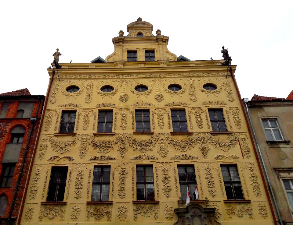 Dąmbski Palace in Toruń 03