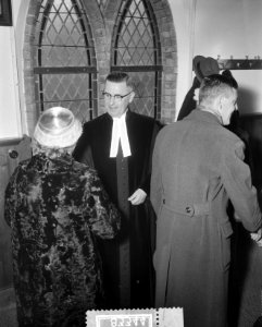 D Broeren directeur Rotterdams Nieuwsblad preekt na Theologische studie, Bestanddeelnr 908-3344