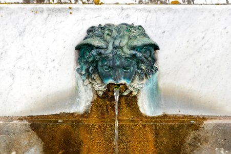 Détail Fontaine château Fontainebleau
