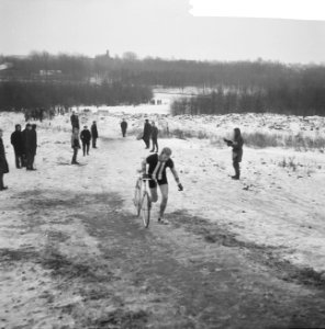 Cycle-cross in Amsterdamse Bos, Bestanddeelnr 914-6822