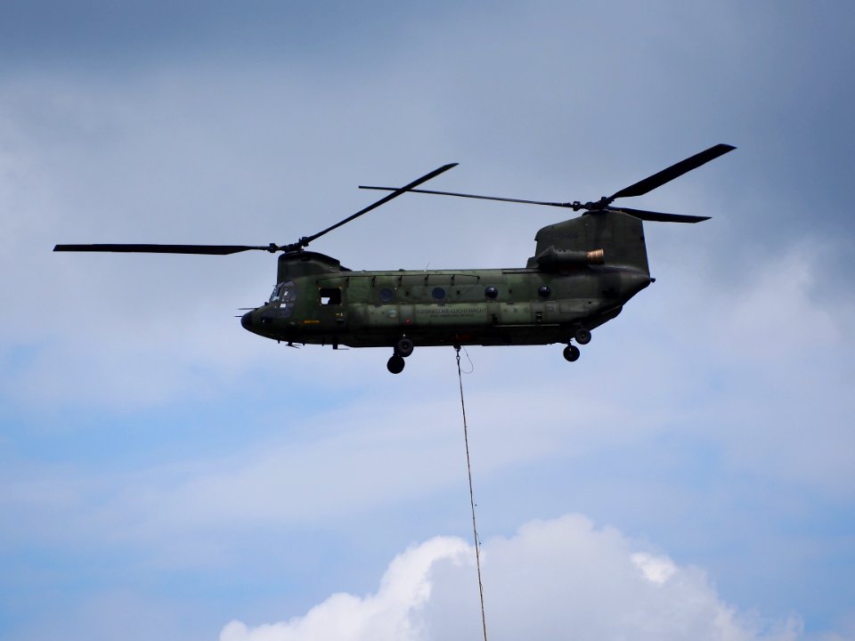 D-106 Boeing CH-47D Chinook RNLAF, pic1
