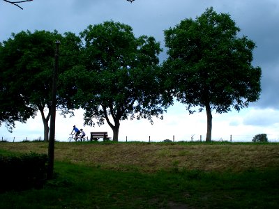 Cyclotourisme sur la digue de la Meuse