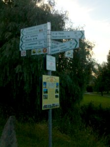 Döbeln–Elbe-Radroute Zehren Abschluss Normwegweiser 2015