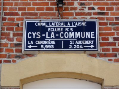 Cys-la-Commune (Aisne) Canal latéral à l'Aisne, écluse nr 5 (04), plaque