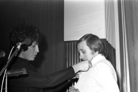 Conamus reikt zilveren en gouden harpen uit, Amsterdam Mies Bouwman en Frits La, Bestanddeelnr 925-1420