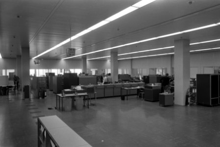 Computergebouw van KLM voor automatische boekingsmethode Corda in Amstelveen. , Bestanddeelnr 923-3369