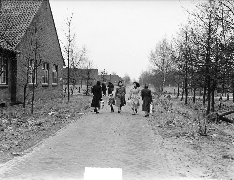 Concentratiekamp Lunetten bij Vught voor opvang Ambonezen, Bestanddeelnr 904-4687