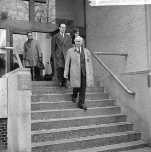 Condoleancebezoek op de Ambassade te Den Haag De Russische Ambassade in ons la, Bestanddeelnr 915-7719