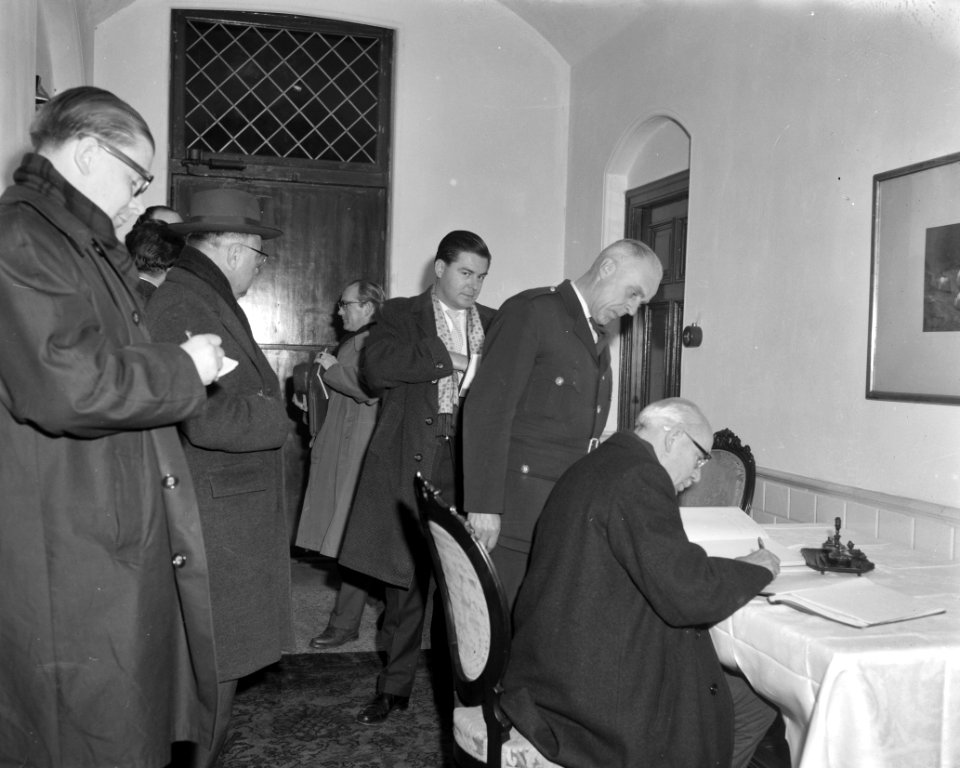Condolatieregister op Het Loo te Apeldoorn getekend, Bestanddeelnr 914-5600