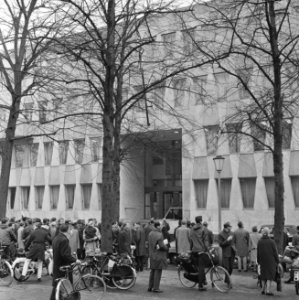 Condoleancebezoek op de Ambassade te Den Haag De Russische Ambassade in ons la, Bestanddeelnr 915-7720