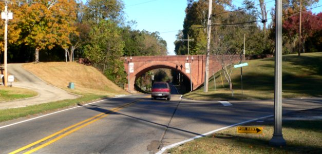 Confederate Ave brick bridge from SSE 1