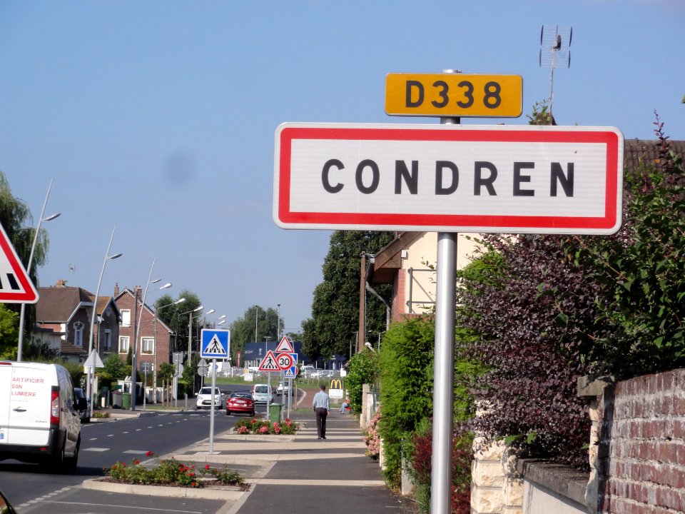 Condren (Aisne) city limit sign D338